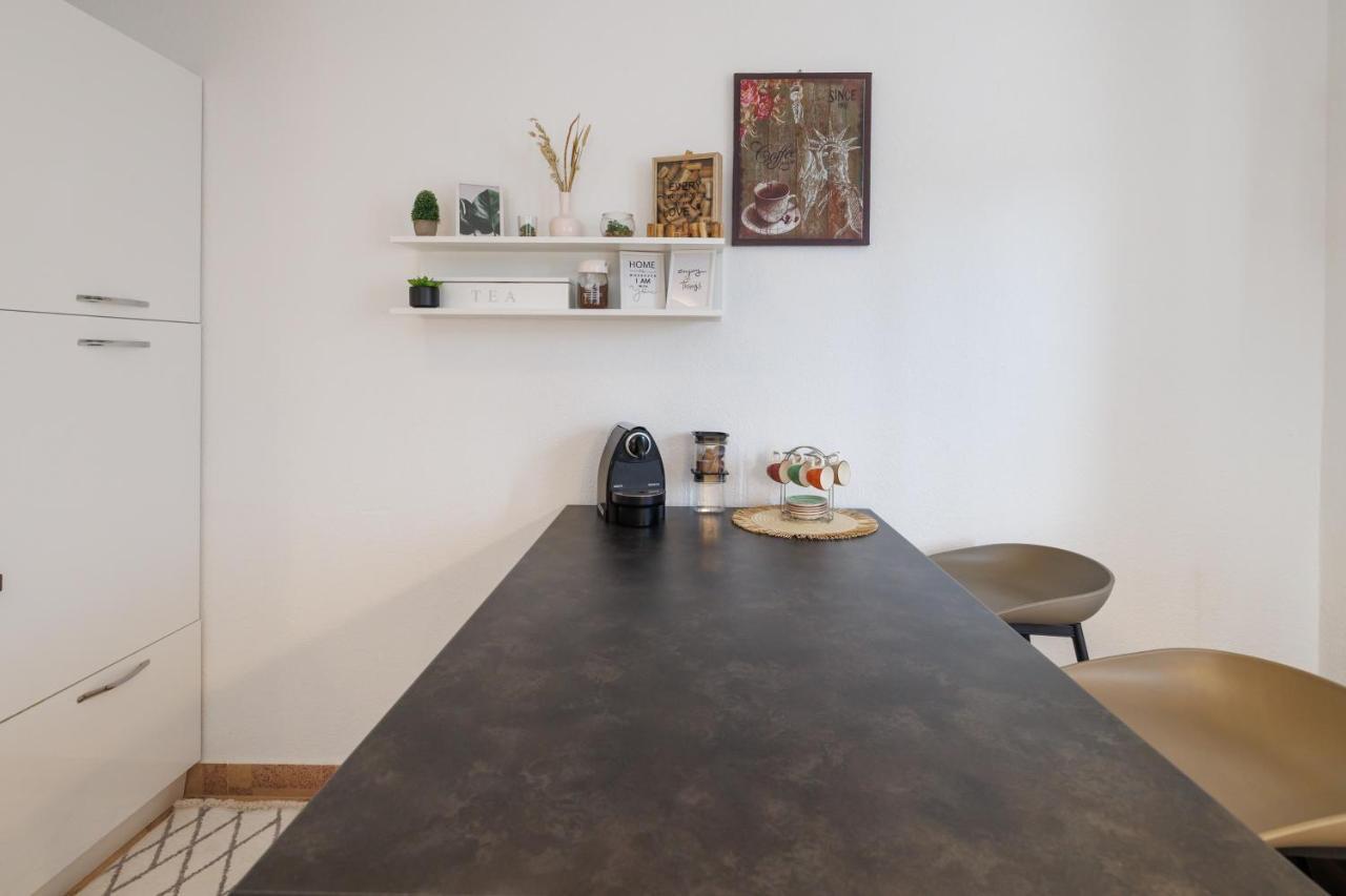 Spacious And Modern App With Big Terrace Malinska Exterior foto
